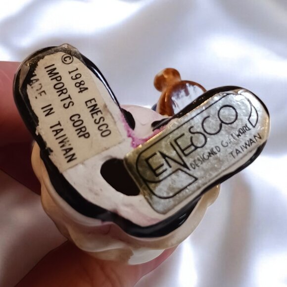 Vintage 1984 Enesco Sad Clown Figurine – 3” Tall, Carrying Blue Flowers - Picture 6 of 7